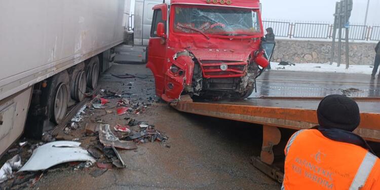 Bedlîs’te 23 araç kazaya karıştı: 31 yaralı