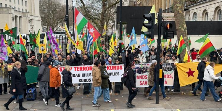 İngiltere’de ‘Rojava’yı savun’ eylemi
