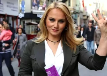 Pınar Aydınlar gözaltına alındı