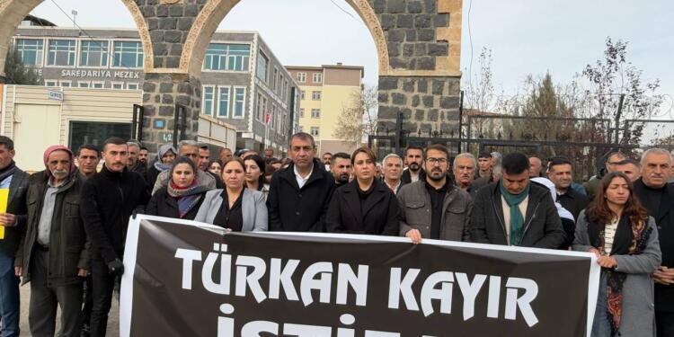 DEM Parti’den ihraç edilen Kayır’a istifa çağrısı