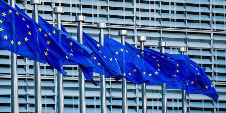 Avrupa Suriyelilerin iltica başvurularını askıya alıyor