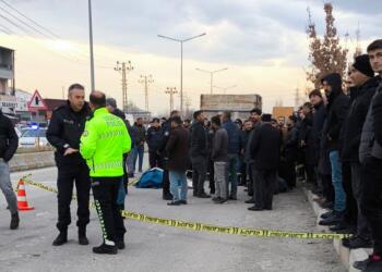 Wan’da trafik kazasında bir öğrenci hayatını kaybetti