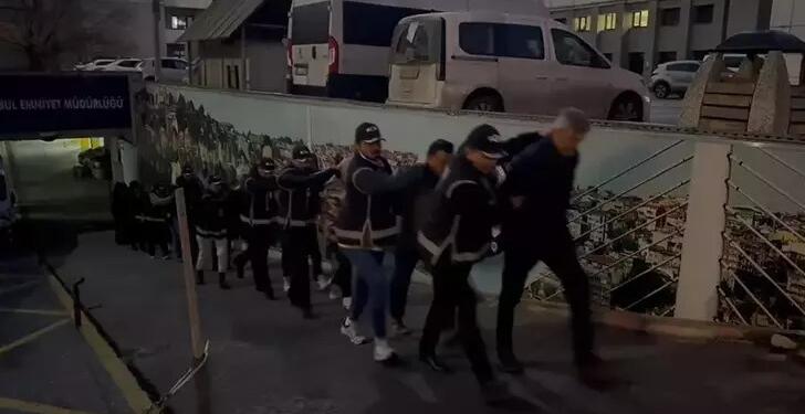 ‘Yenidoğan Çetesi’ soruşturmasında gözaltına alınan 14 kişi adliyeye sevk edildi
