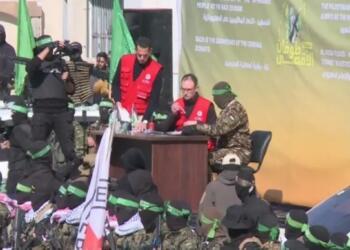 Hamas 4 İsrailli rehineyi serbest bıraktı