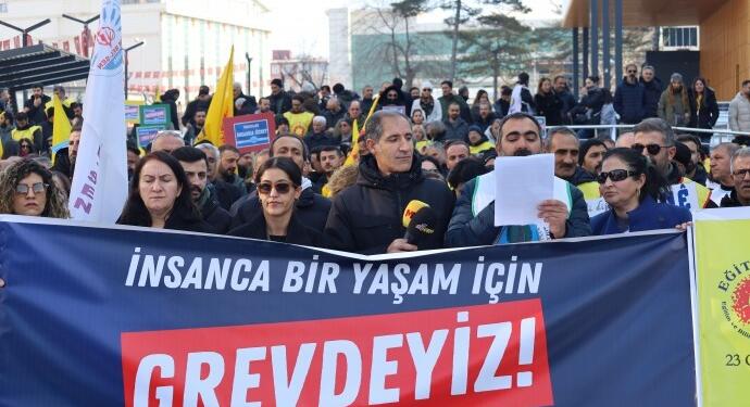 Kamu emekçileri iş bıraktı: Emeğimizin karşılığını istiyoruz