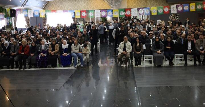 DEM Parti Esenyurt kongresi: Barışı inşa edeceğiz