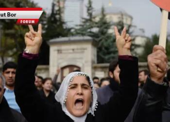 Çözümsüzlükte ısrar : Kayyum Politikası