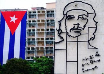 ABD, Küba’yı ‘terör destekçisi’ listesinden çıkardı