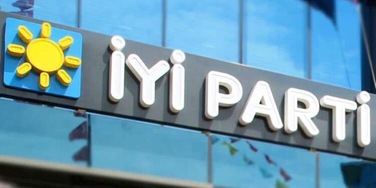 2 belediye başkanı İYİ Parti’den istifa etti