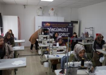 Amed’te ‘Adettendir, Üretiyoruz’ projesi kapsamında atölye açıldı
