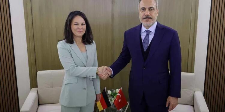 Almanya’dan Suriye açıklaması: Kürtler geçiş sürecinde rol almalı