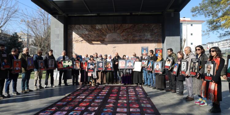 Kayıp yakınları Yıldırım, Yetişen ve Er’in akıbetini sordu