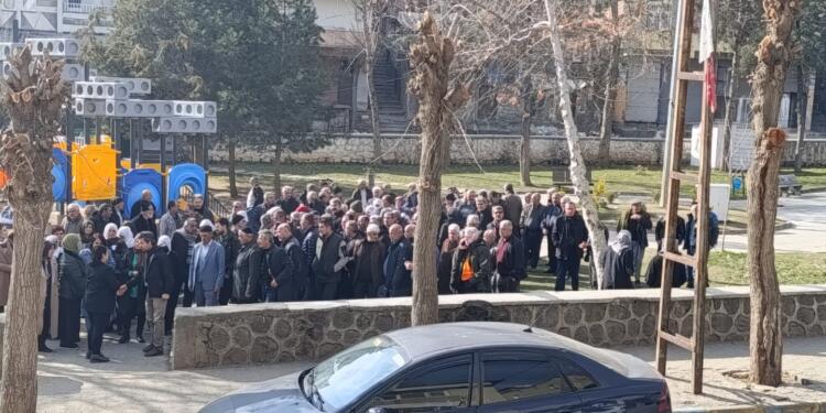 Amed’de Zehra Sebat’ın taziyesine kitlesel ziyaret