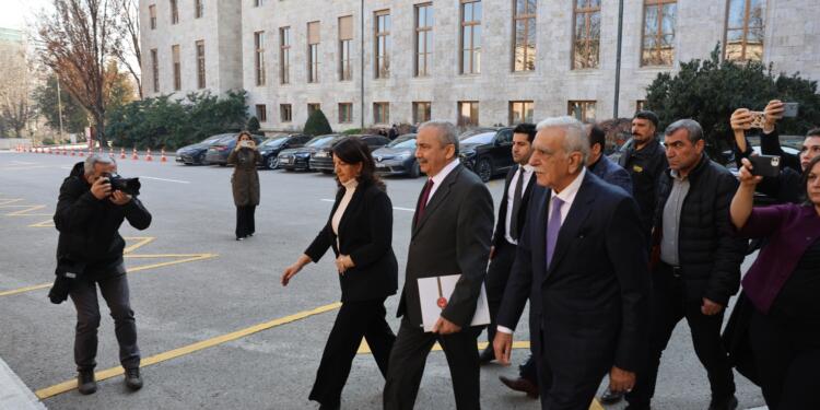 DEM Parti İmralı Heyeti ile Bahçeli görüşmesi sona erdi