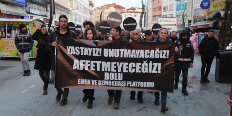Bolu’da yangın sorumluları yürüyüşle protesto edildi