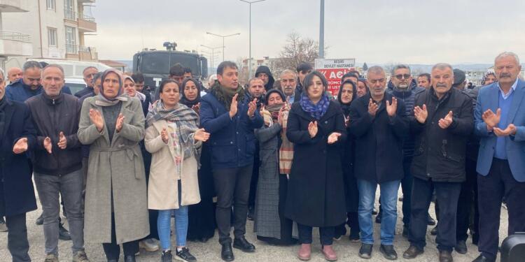 ‘Cezaevlerindeki dayatmalara derhal son verin’