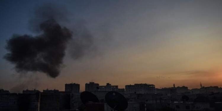 İsrail Suriye ordusunun eski noktalarını bombaladı