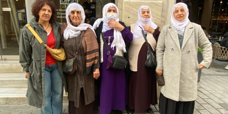 Barış Anneleri İstanbul Barosu’nu ziyaret etti