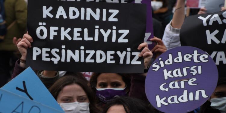 Evli olduğu erkekten şiddet gören kadın yoğun bakımda