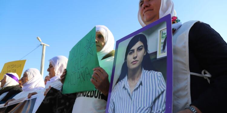 Qamişlo sınırında nöbet sürüyor: Gazetecilerin cenazelerini teslim edin