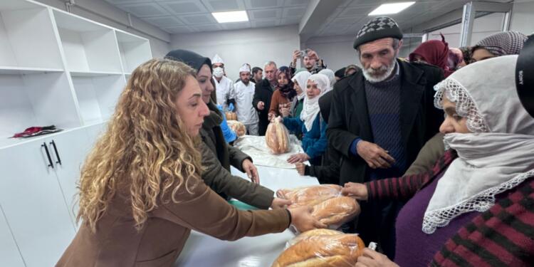 Şemrex’te halk ekmek fırını açıldı
