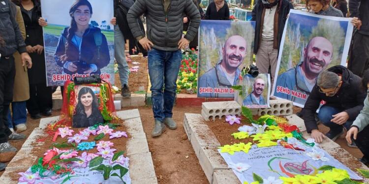 Gazeteciler Nazım ve Cihan son yolculuğuna uğurlandı