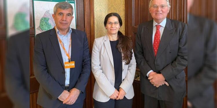 Özerk Yönetim İngiliz yetkililerle görüştü