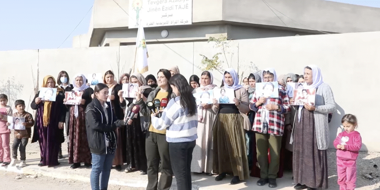 Kadınlar Pexşan Ezîzî’ye verilen cezayı protesto etti