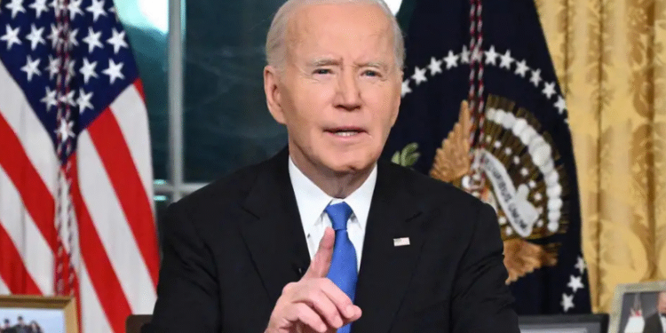 Joe Biden giderayak aile üyelerine af çıkardı
