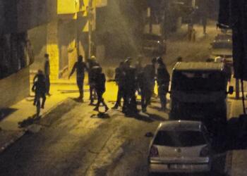 Akdeniz’de kayyım protestosu gece boyunca devam etti