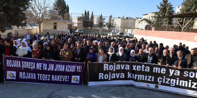 Kobanê sınırında nöbet eylemi: Herkesin gözü kulağı Rojava’da olsun