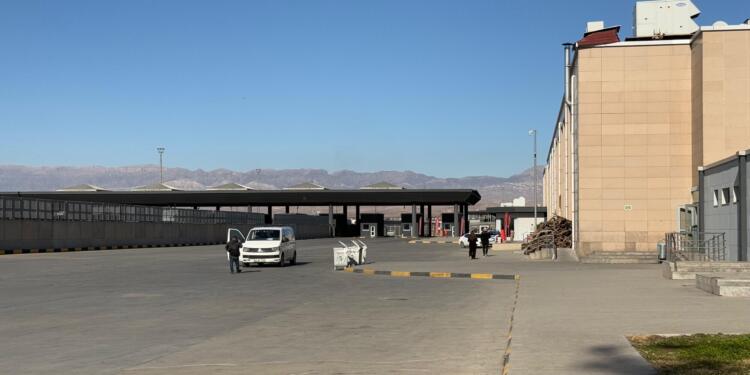 Sınırda bekletilen heyet CİMER’e şikayette bulundu