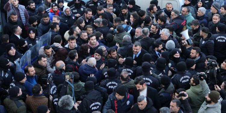 Wan’daki polis işkencesine karşı hukuki mücadele başlatıldı
