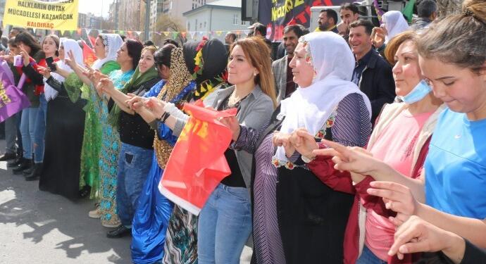 Halay görüntüsü çekmeye 1 yıl 3 ay hapis cezası verildi