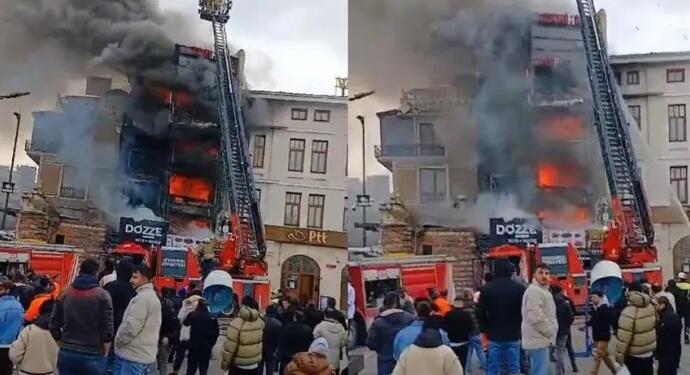 Mısır Çarşısı’nın yanındaki restoranda yangın