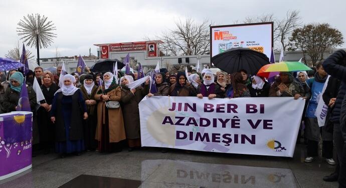 Kadınlar komployu protesto etti