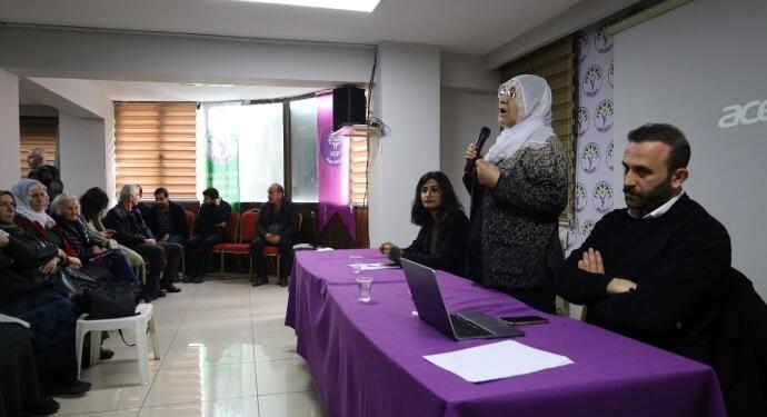 İzmir’de komplo paneli düzenlendi