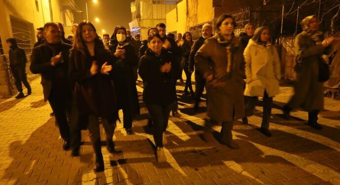Sêrtliler gece gündüz demeden kayyım protestosunda