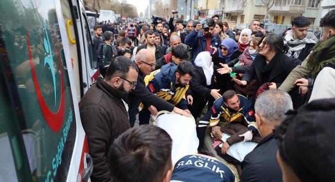 Miting sonrası polis saldırısı: Çok sayıda kişi darp edilerek gözaltına alındı