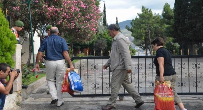 Aileler İmralı’ya gitmek için başvurdu