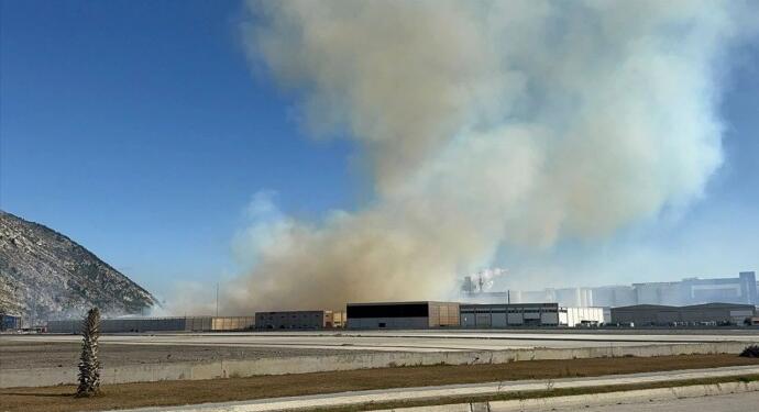 Kağıt fabrikasında yangın