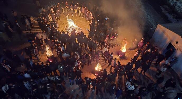 Wan halkı belediye önünde sabahladı: Halkın iradesi kırılamaz