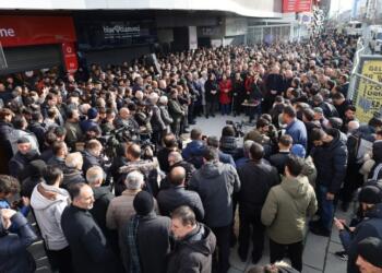 İzmir’deki yurttaşlar: Kayyıma karşı sesimizi her yerde yükseltmeliyiz