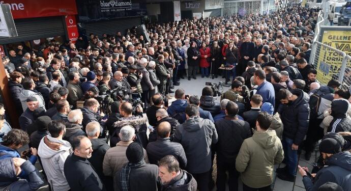 İzmir’deki yurttaşlar: Kayyıma karşı sesimizi her yerde yükseltmeliyiz