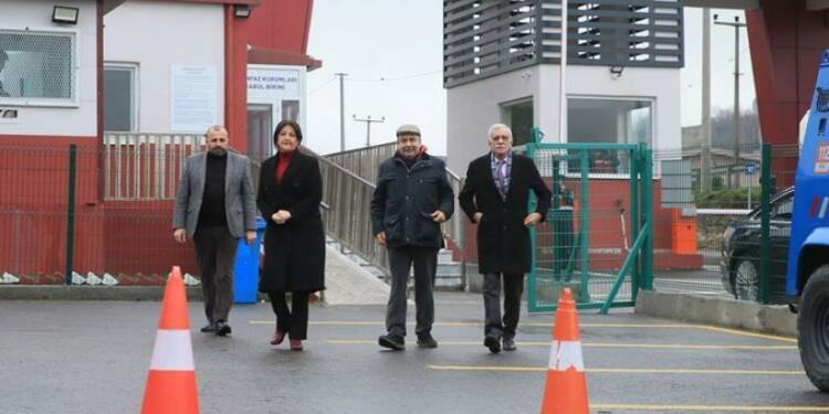 Heyet İmralı Adası’na gitti