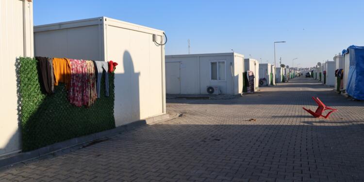 Depremzedeler 2 yıldır 21 metrekare konteynerlerde