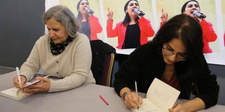 Amed’te Yüksekdağ’ın ‘Sınırsız Savunmalar’ kitabı için imza etkinliği düzenlendi