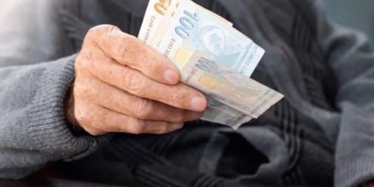 Emeklilere zam farkı yarın ödenecek