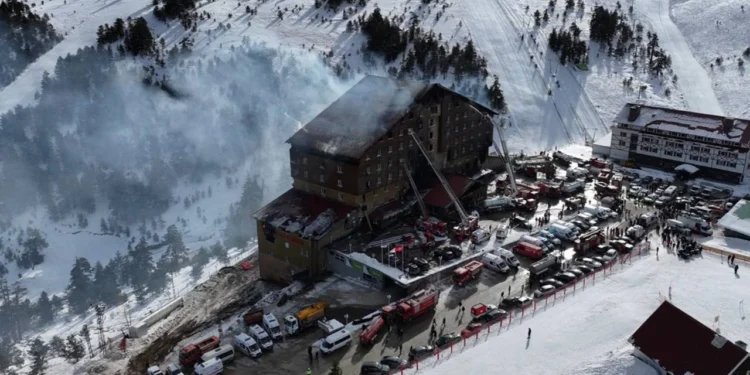 Otel yangını için kurulan Meclis komisyonun üyeleri belirlendi
