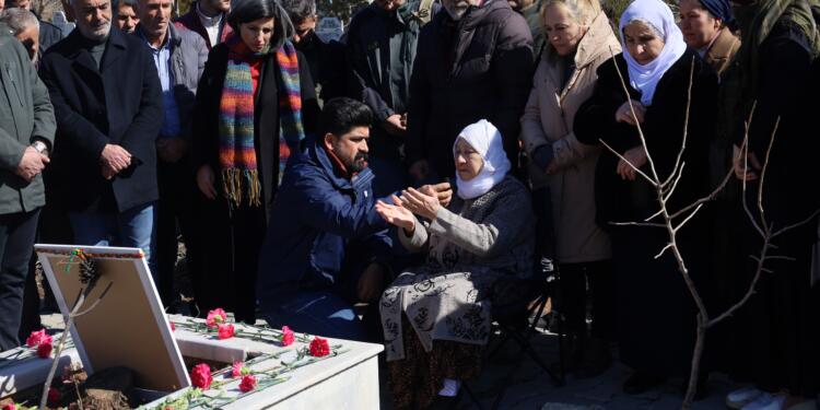 Hizbul-kontranın katlettiği gazeteci Cengiz Altun Êlih’te anıldı